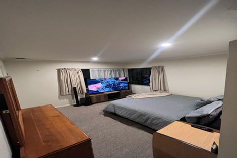 Photo of property in 7 Ron Place, Fitzherbert, Palmerston North, 4410