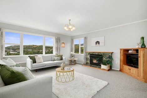Photo of property in 114 Redwood Avenue, Tawa, Wellington, 5028