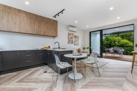 Photo of property in 4/8 Bennett Road, Pakuranga, Auckland, 2010