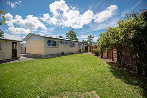 Photo of property in 28 Raglan Avenue, Cloverlea, Palmerston North, 4412