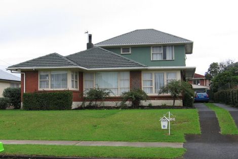 Photo of property in 65 Tiraumea Drive, Pakuranga, Auckland, 2010