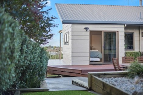 Photo of property in 17 Salmond Place, Dinsdale, Hamilton, 3204