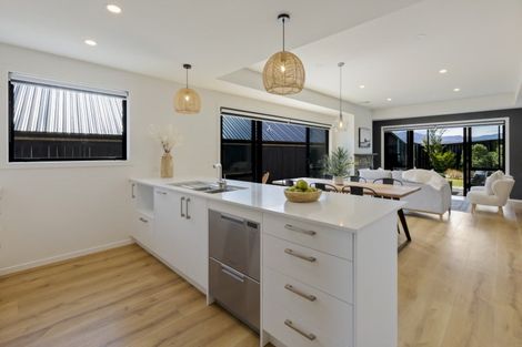 Photo of property in 4 Coopworth Road, Jacks Point, 9371