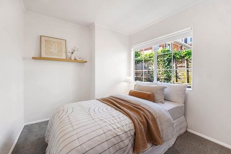 Photo of property in 2/25 College Road, Northcote, Auckland, 0627