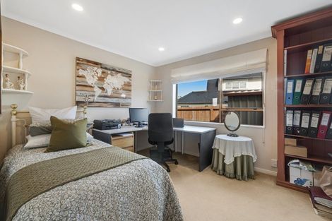 Photo of property in 26 Stevenson Way, Cockle Bay, Auckland, 2014