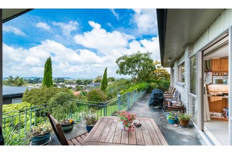 Photo of property in 24 Widmore Drive, Massey, Auckland, 0614