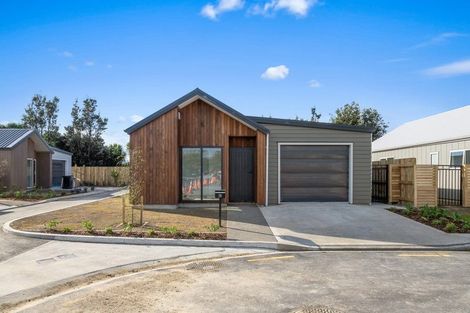 Photo of property in 24 Koru Loop, Paraparaumu, 5032