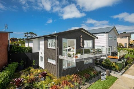 Photo of property in 73a Pinecrest Drive, Gulf Harbour, Whangaparaoa, 0930