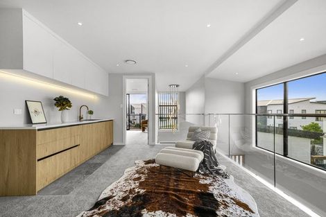 Photo of property in 18 Pukeko Road, Hobsonville, 0616