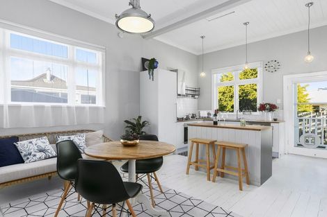 Photo of property in 84 Tomahawk Road, Andersons Bay, Dunedin, 9013