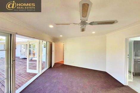 Photo of property in 35 Schnapper Rock Road, Greenhithe, Auckland, 0632