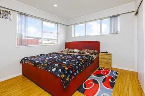 Photo of property in 2/5 Royal Arch Place, Rosehill, Papakura, 2113