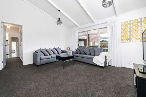 Photo of property in 2/25 Lucinda Place, Glen Eden, Auckland, 0602