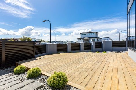 Photo of property in 38 Fernhill Way, Oteha, Auckland, 0632