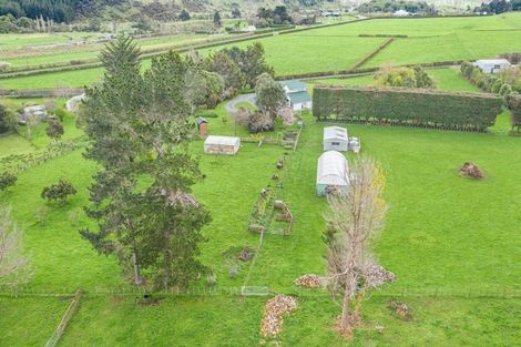Photo of property in 233 North Manakau Road, Manakau, Levin, 5573