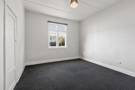 Photo of property in 2 Chilman Street, Strandon, New Plymouth, 4312