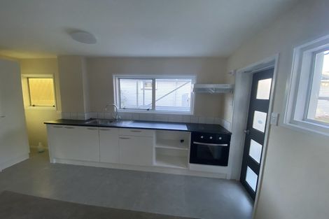 Photo of property in 25 Sheridan Drive, New Lynn, Auckland, 0600
