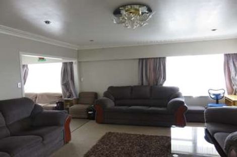 Photo of property in 5 Thomas Road, Mangere, Auckland, 2022