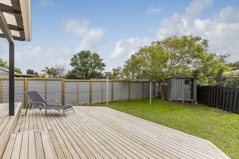 Photo of property in 2/7 Stafson Lane, Te Atatu Peninsula, Auckland, 0610