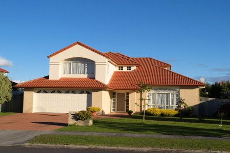 Photo of property in 10 Montecito Place, Golflands, Auckland, 2013