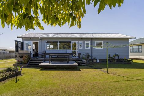 Photo of property in 21 Endeavour Close, Whitianga, 3510
