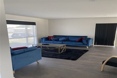 Photo of property in 8 Aeronautic Road, Takanini, 2112