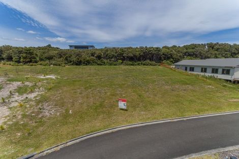 Photo of property in 14 Sunrise Place, Cable Bay, 0420