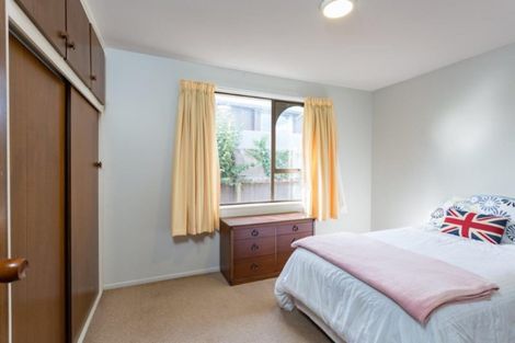 Photo of property in 6 Montclare Avenue, Ilam, Christchurch, 8041