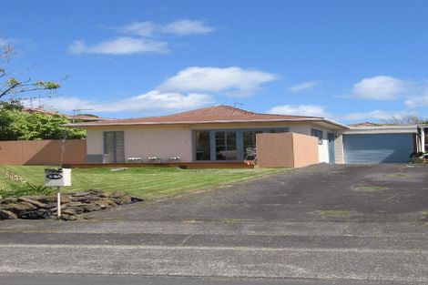 Photo of property in 2/15 Claresholm Place, Mangere Bridge, Auckland, 2022