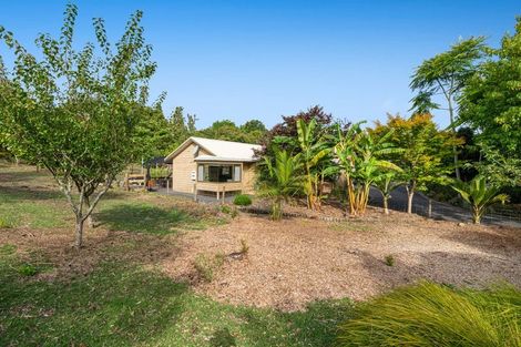 Photo of property in 1688 South Head Road, South Head, Helensville, 0874
