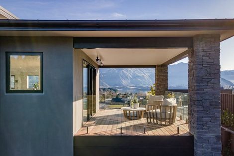 Photo of property in 18 Fenton Avenue, Wanaka, 9305