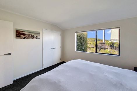 Photo of property in 19a Akoranga Drive, Northcote, Auckland, 0627