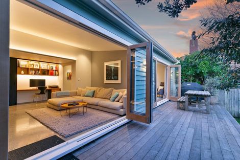 Photo of property in 538 Broadway, Strathmore Park, Wellington, 6022