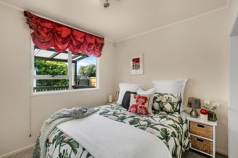 Photo of property in 15 Bedlington Avenue, Manurewa, Auckland, 2102