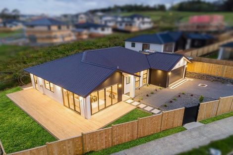 Photo of property in 7 Kiokio Place, Swanson, Auckland, 0614