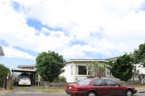 Photo of property in 35 Priscilla Crescent, Kingston, Wellington, 6021