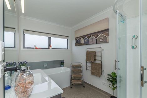 Photo of property in 126 Gladstone Road, Levin, 5571