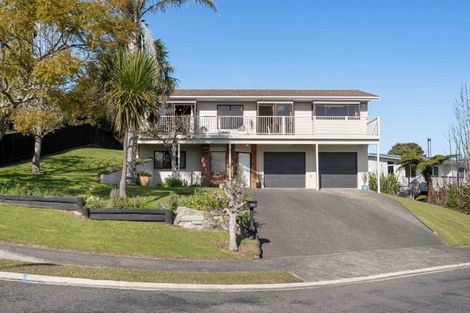 Photo of property in 100 Tobie Place, Whangamata, 3620