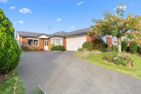 Photo of property in 22 Northmeadow Drive, Rototuna, Hamilton, 3210