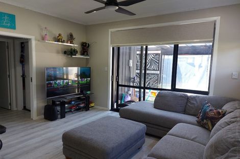 Photo of property in 11 Josland Lane, Wallaceville, Upper Hutt, 5018