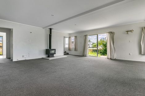 Photo of property in 55 Margan Avenue, New Lynn, Auckland, 0600
