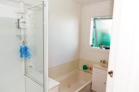 Photo of property in 4 Hallewell Crescent, Johnsonville, Wellington, 6037