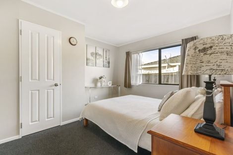 Photo of property in 3 Glenross Drive, Wattle Downs, Auckland, 2103