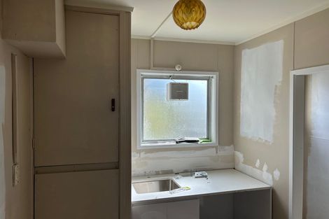 Photo of property in 29 Golf Road, New Lynn, Auckland, 0600