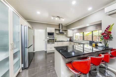 Photo of property in 1 Seresin Crescent, Flat Bush, Auckland, 2016