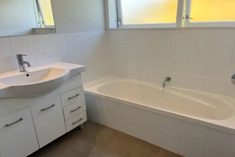 Photo of property in 7 Seymour Road, Mellons Bay, Auckland, 2014