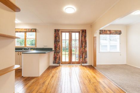 Photo of property in 27 Pembroke Street, Highbury, Palmerston North, 4412