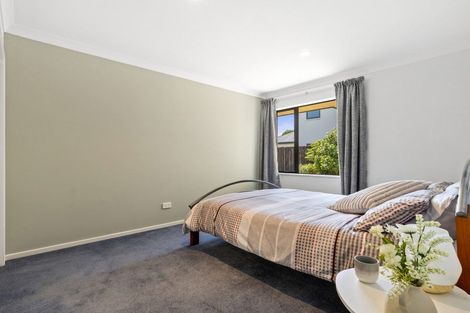 Photo of property in 8 Seclusion Lane, Parklands, Christchurch, 8083