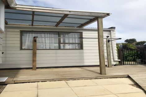 Photo of property in 9 Dalwhinnie Parade, Highland Park, Auckland, 2010