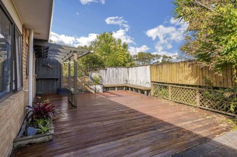 Photo of property in 5 Oakhaven Place, Ranui, Auckland, 0612